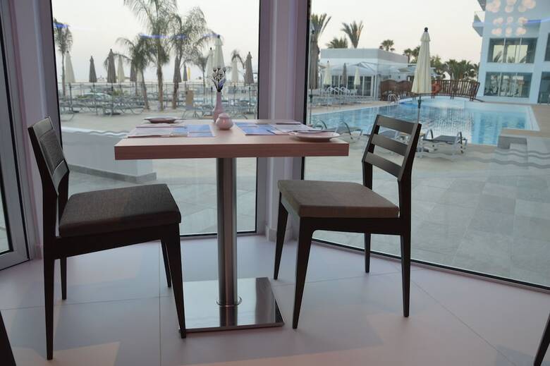 Vassos Nissi Plage Hotel