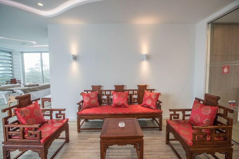 Vassos Nissi Plage Hotel