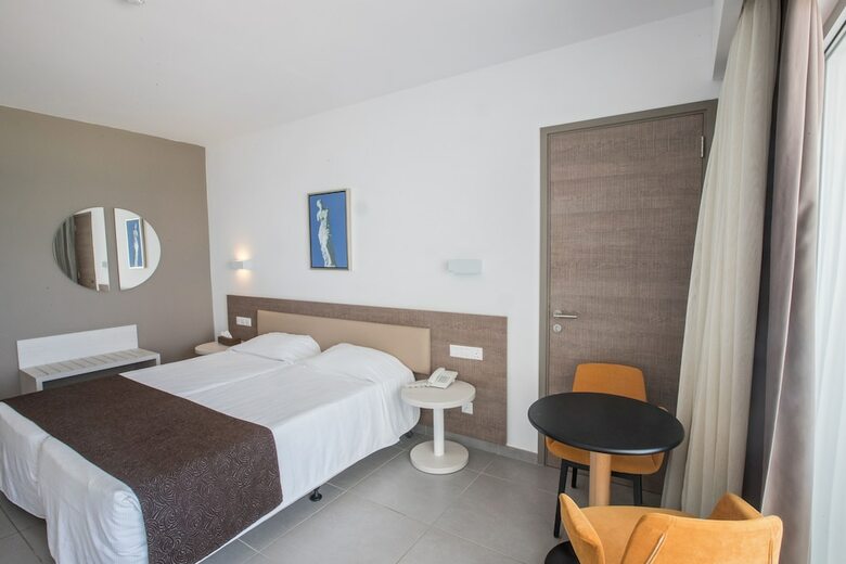 Vassos Nissi Plage Hotel