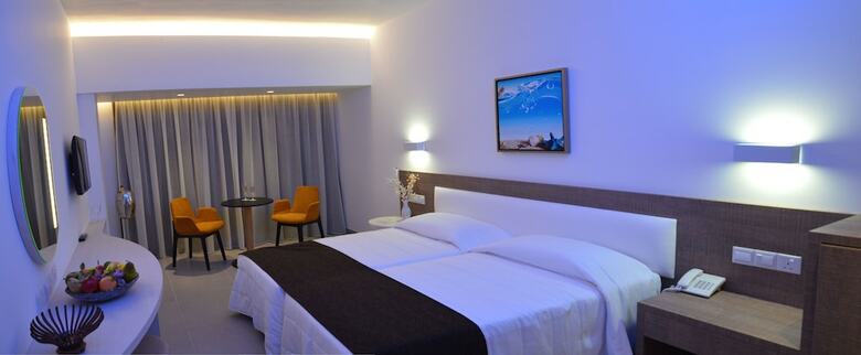 Vassos Nissi Plage Hotel