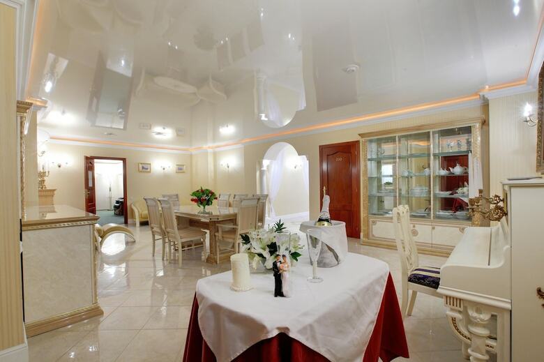 Guyot Business Boutique Hotel