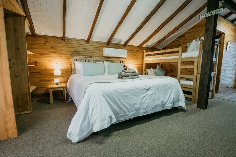 Hotel The Village Lodge