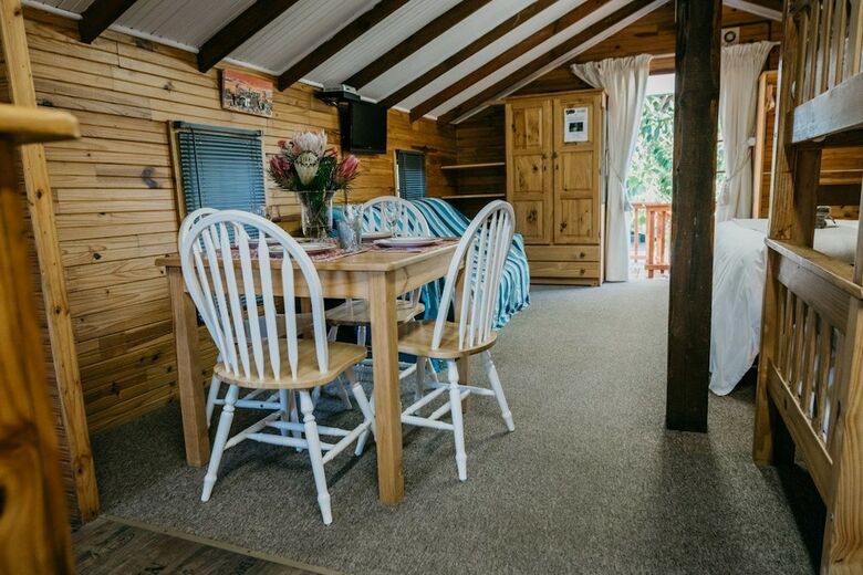 Hotel The Village Lodge