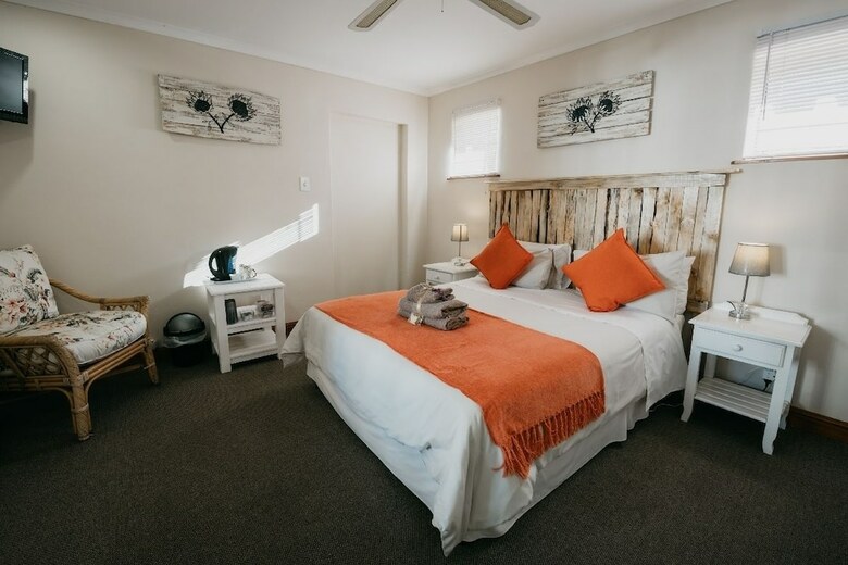 Hotel The Village Lodge