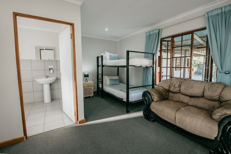 Hotel The Village Lodge