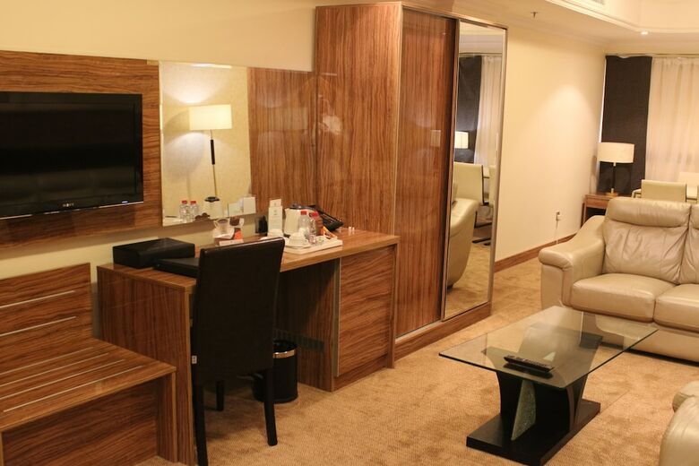 Hotel Al Shakreen Golden Tulip