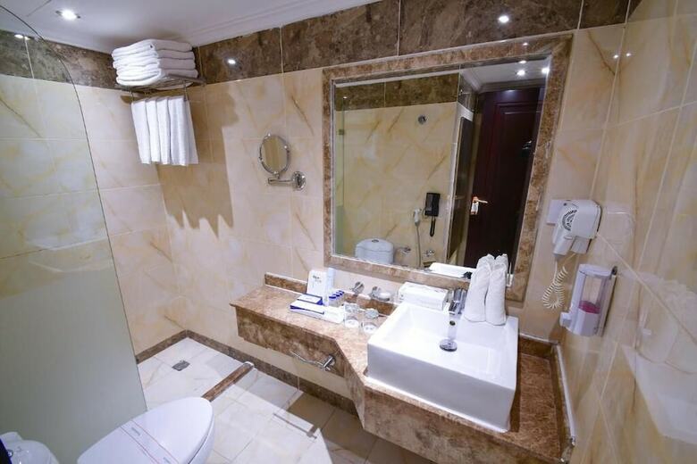 Hotel Al Shakreen Golden Tulip