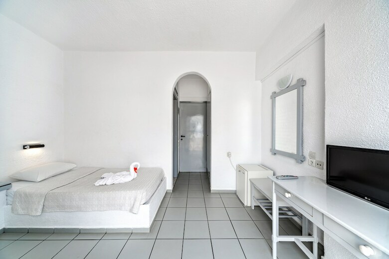 Iro Hotel
