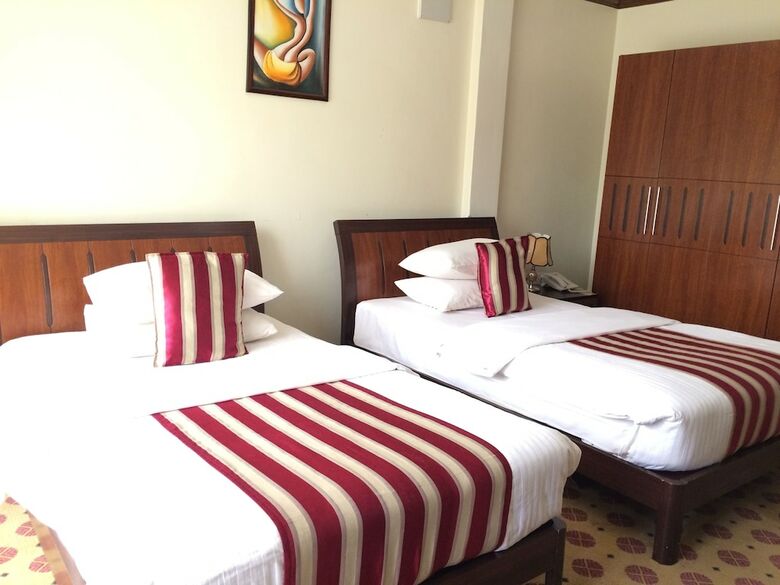 Karisimbi Hotel