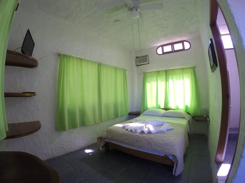 Bed & Breakfast Royal Galapagos Inn