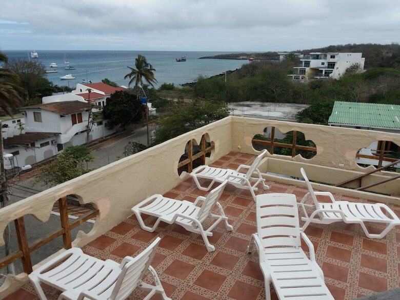 Bed & Breakfast Royal Galapagos Inn
