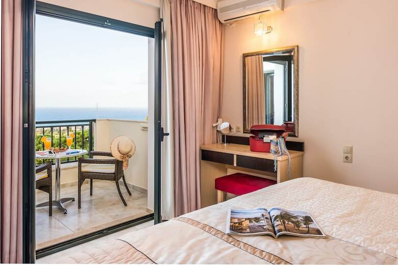Aparthotel Pilot's Villas Luxury Suites