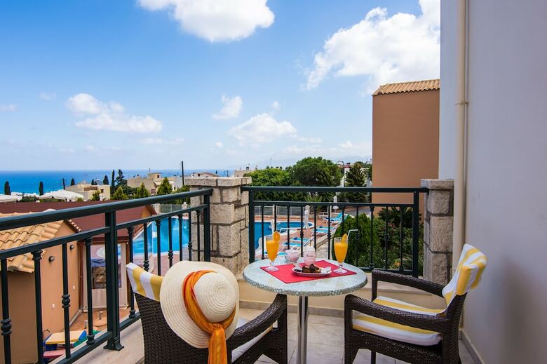 Aparthotel Pilot's Villas Luxury Suites
