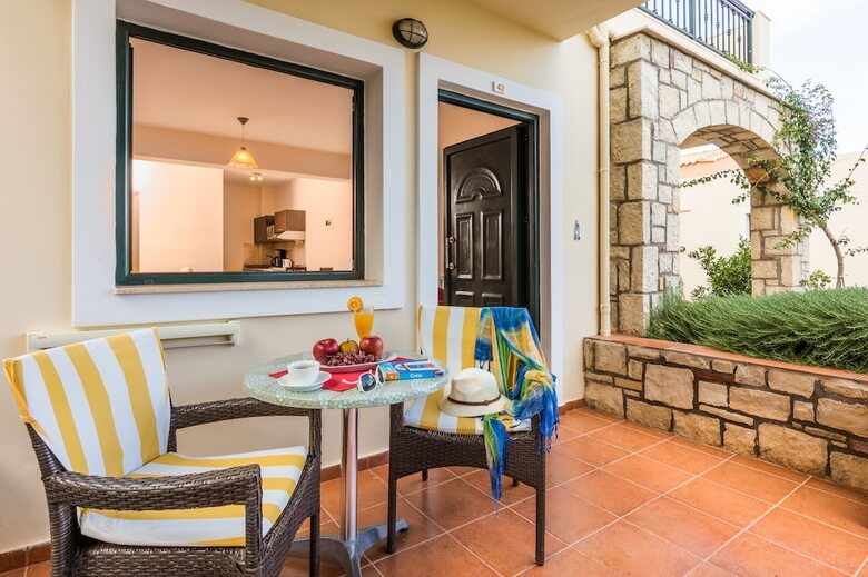 Aparthotel Pilot's Villas Luxury Suites
