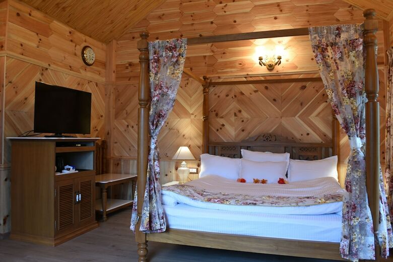 Hotel Urvashi's Retreat