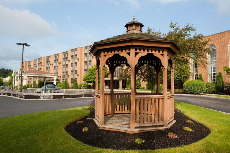 Radisson Hotel And Suites Chelmsford / Lowell