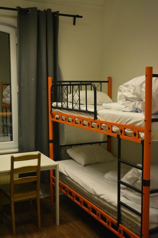 Hostal Holiday Hostel