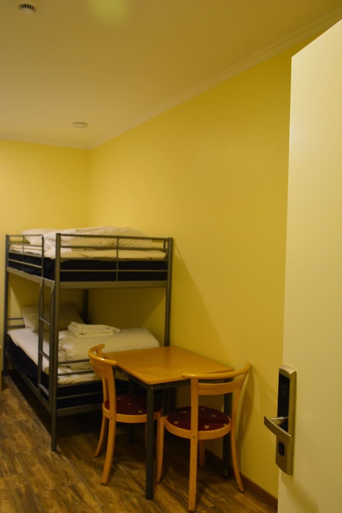 Hostal Holiday Hostel