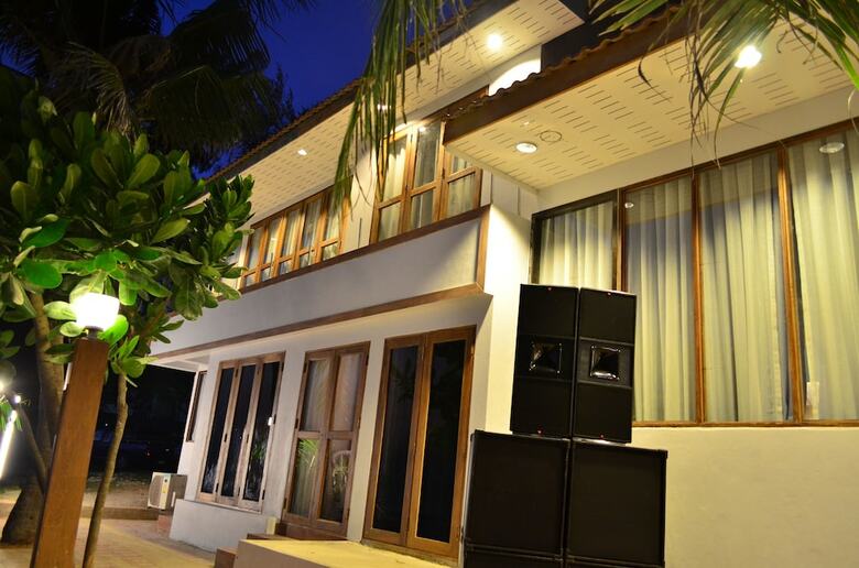 Hotel Maldives Beach Resort
