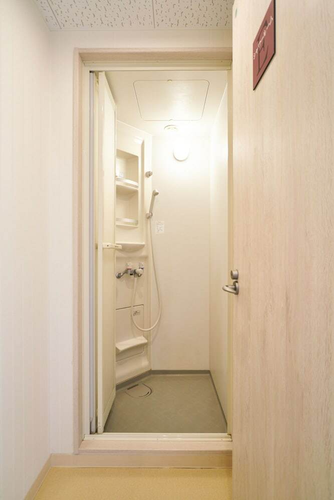 1 Night 1980 Hostel Tokyo