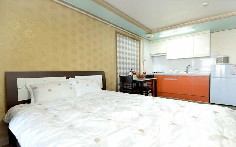 Hotel Hj House