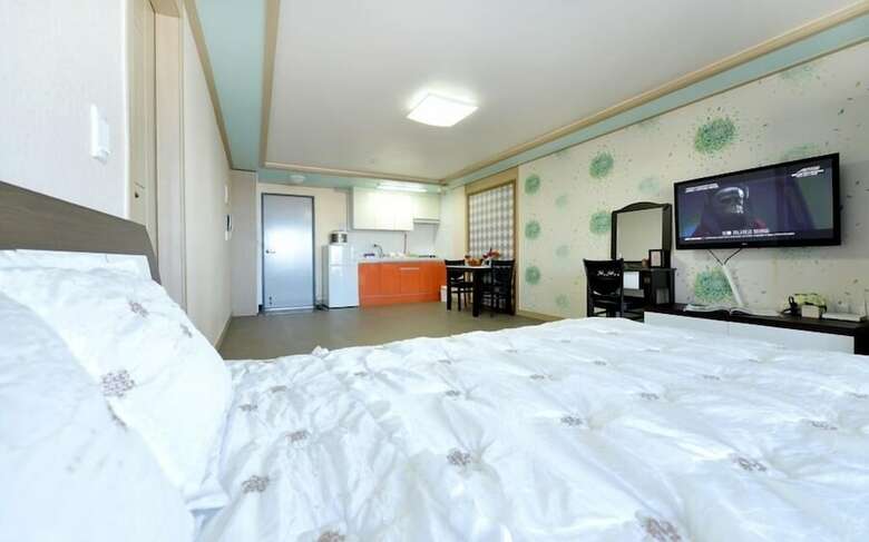 Hotel Hj House