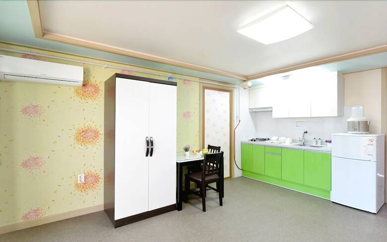 Hotel Hj House
