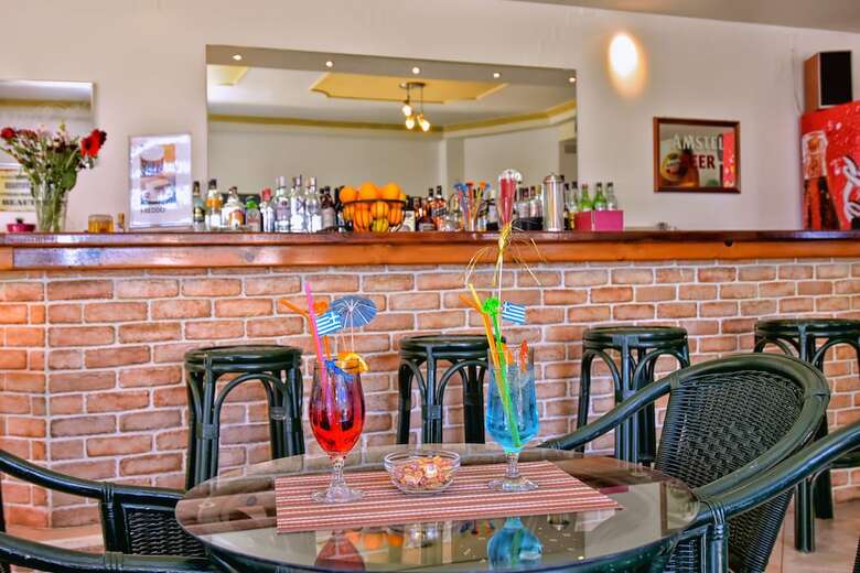 Aparthotel Aspri Petra