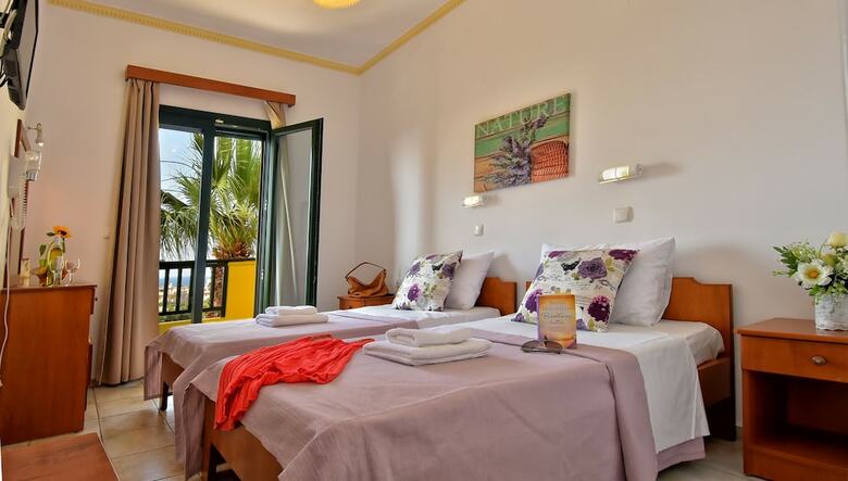 Aparthotel Aspri Petra