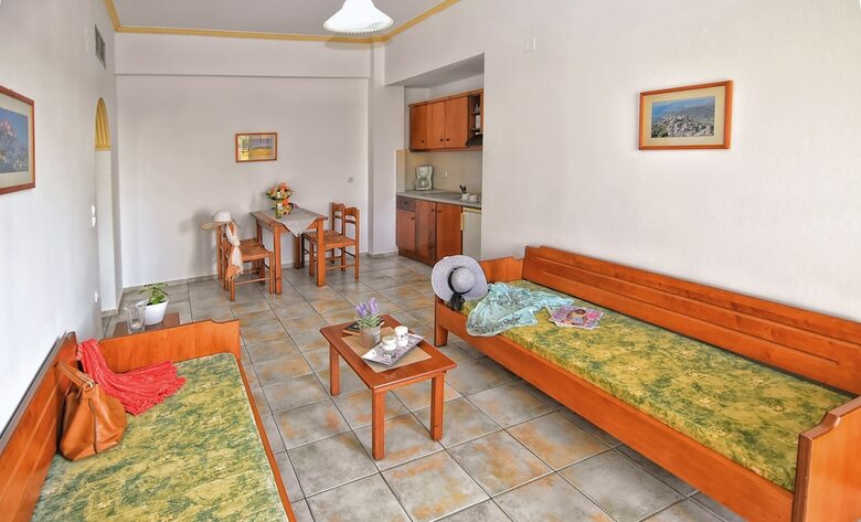 Aparthotel Aspri Petra