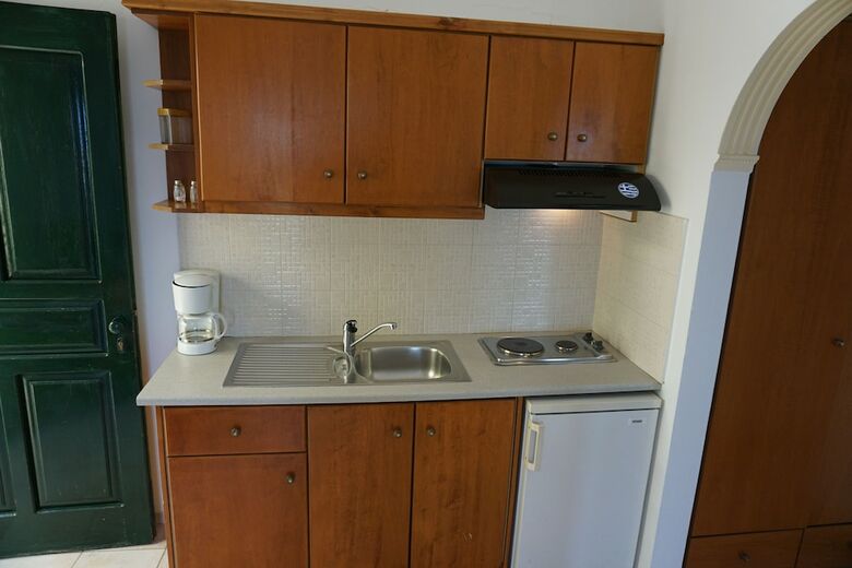 Aparthotel Aspri Petra