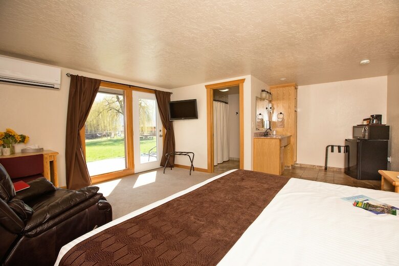 Hotel Ninepipes Lodge