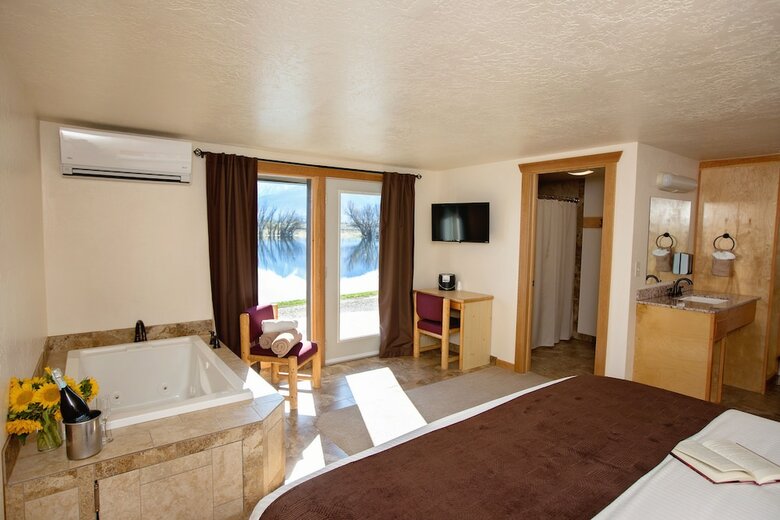 Hotel Ninepipes Lodge