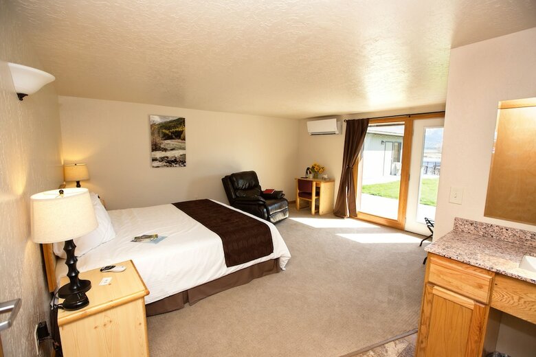 Hotel Ninepipes Lodge