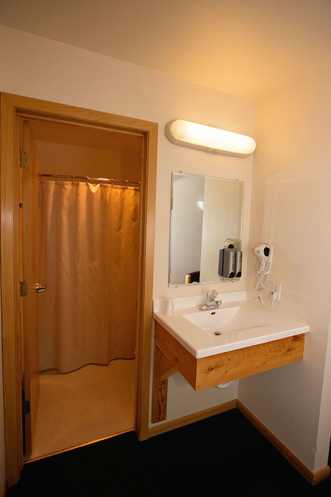 Hotel Ninepipes Lodge