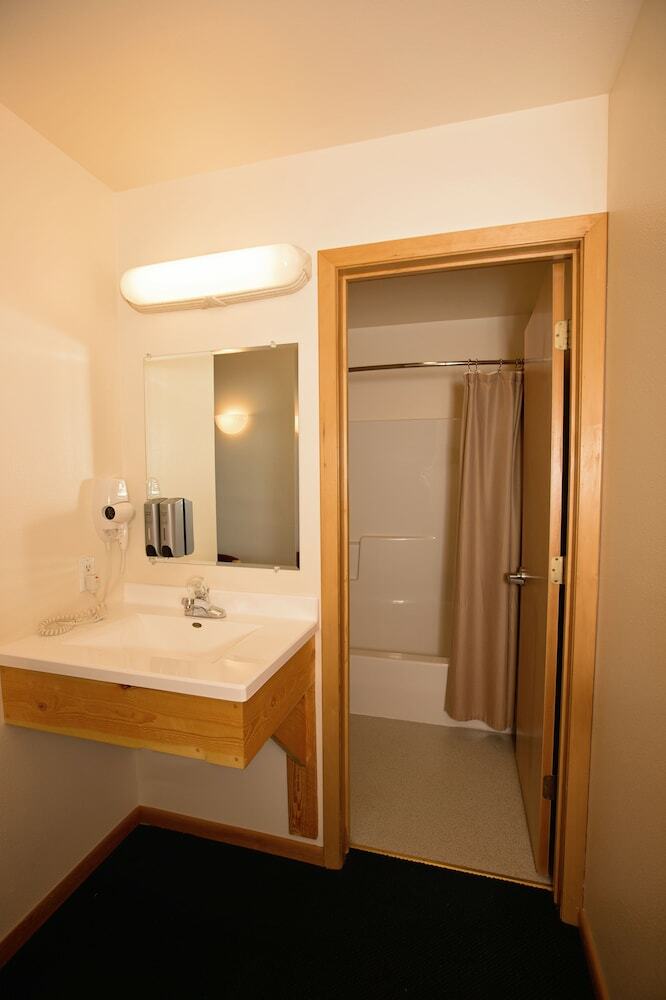 Hotel Ninepipes Lodge