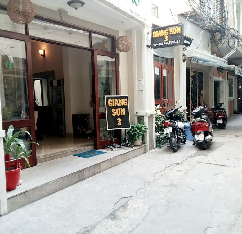 Giang Son 3 Hotel