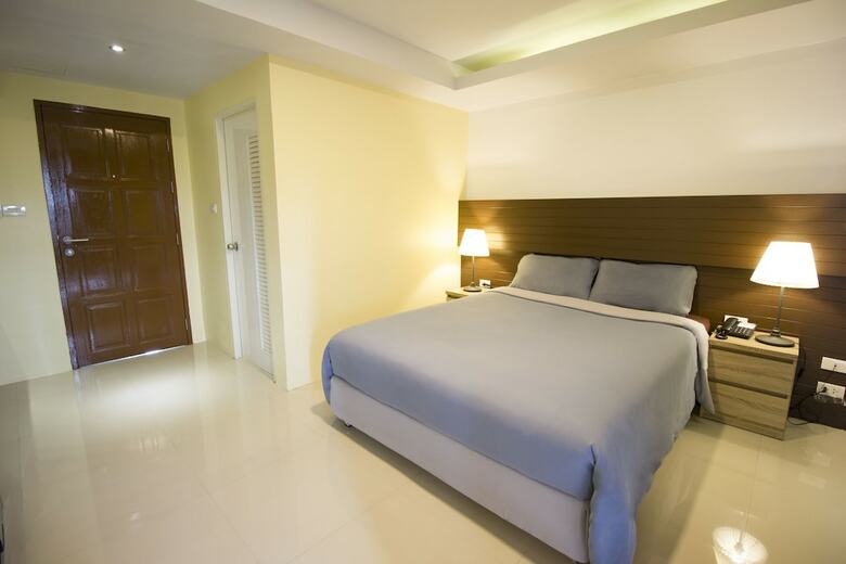 Hotel The Avail