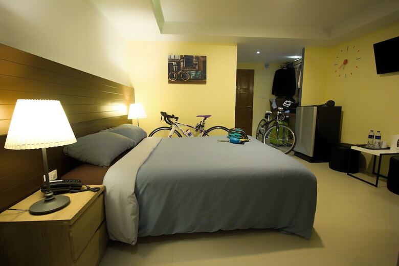 Hotel The Avail