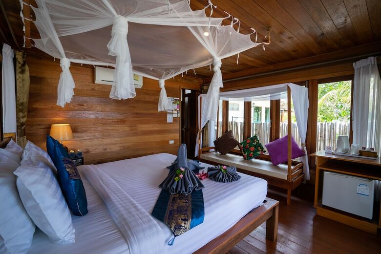 Hotel Lipe Beach Resort