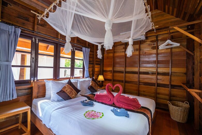 Hotel Lipe Beach Resort