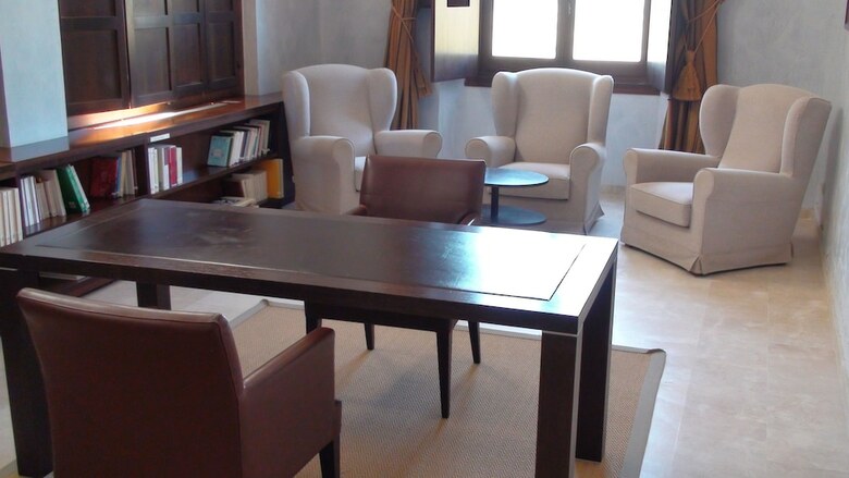 Hostal Hospederia Monasterio De Rueda