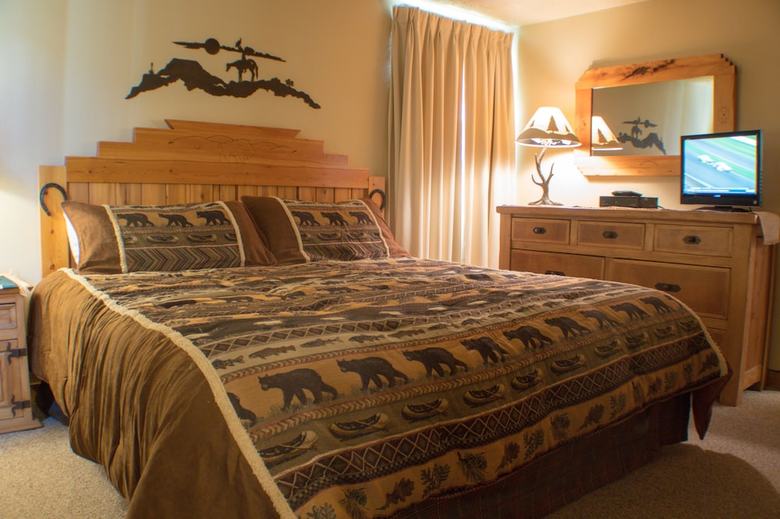 Chateaux Condominiums By Crested Butte Lodging