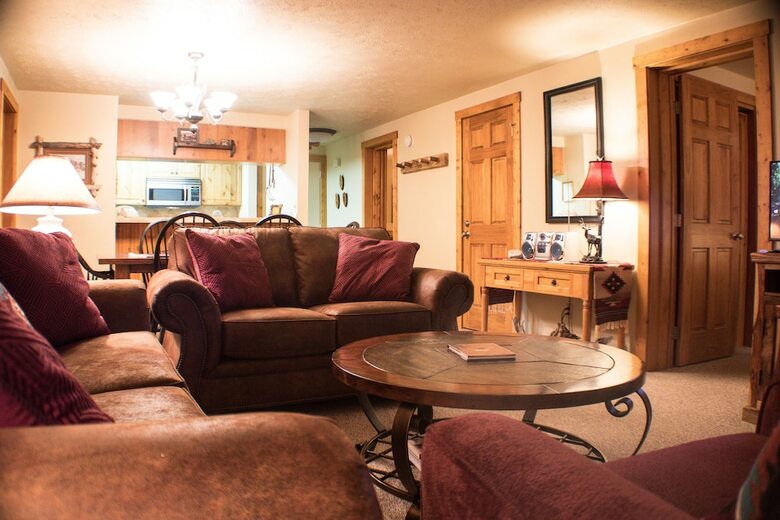 Chateaux Condominiums By Crested Butte Lodging