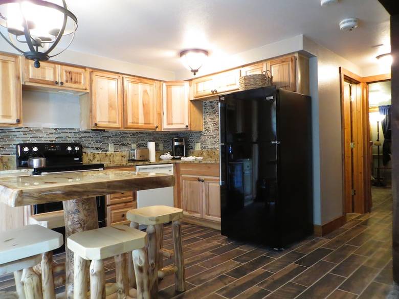 Three Seasons Hotel Suites By Crested Butte Lodging