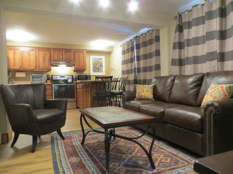 Three Seasons Hotel Suites By Crested Butte Lodging