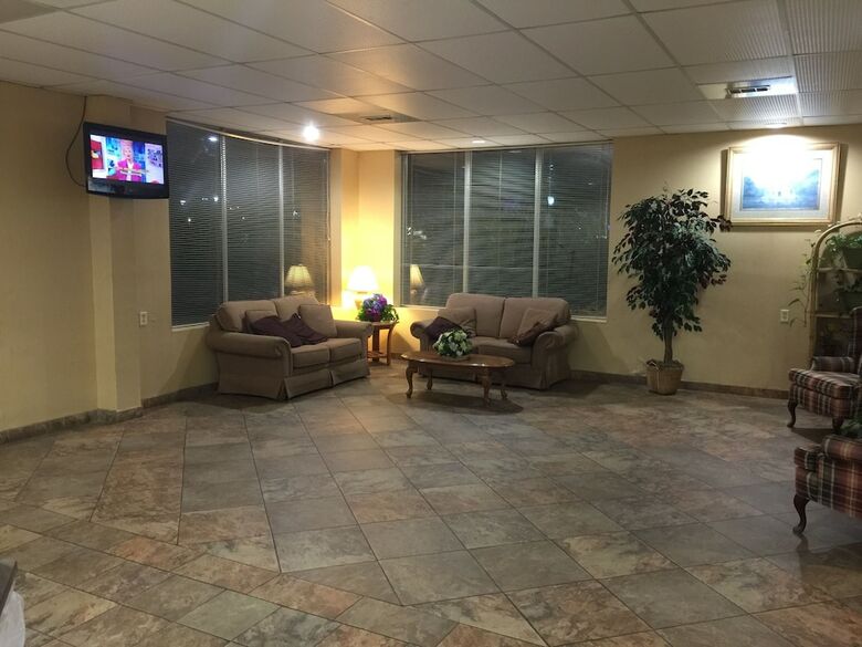 Hotel Fairview Inn & Suites