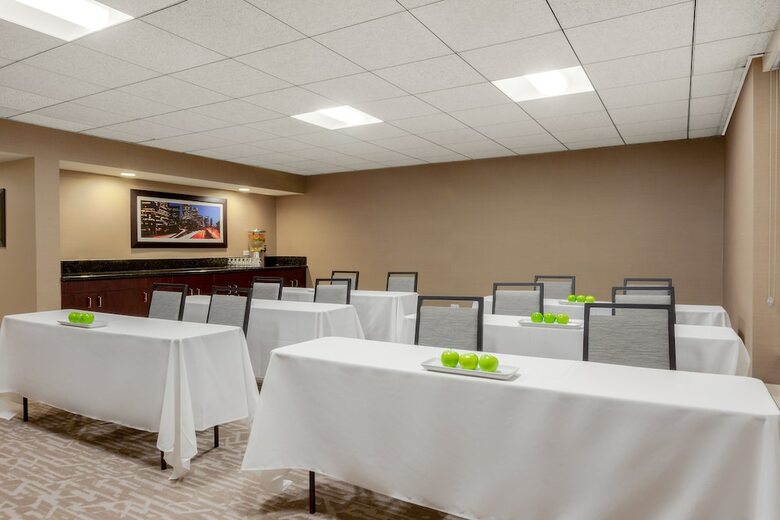 Hotel Holiday Inn La Mirada