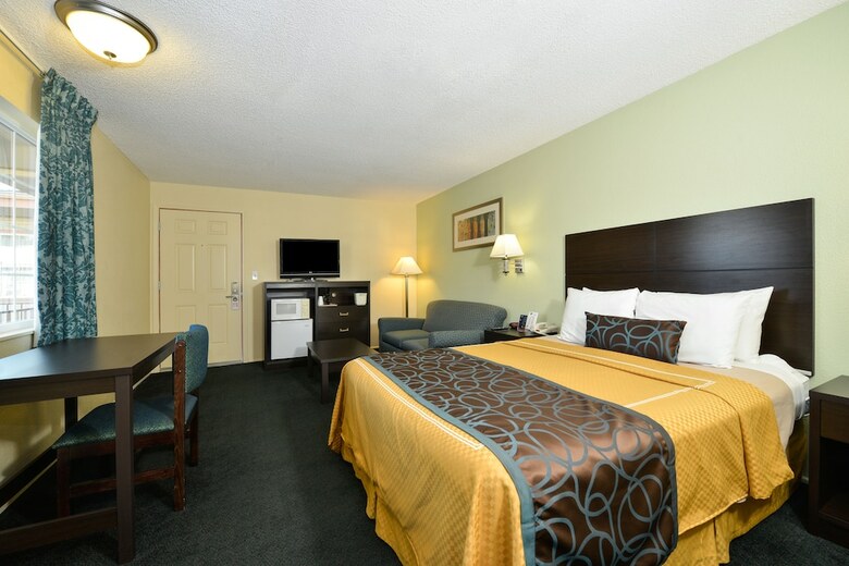 Motel University Inn & Suites