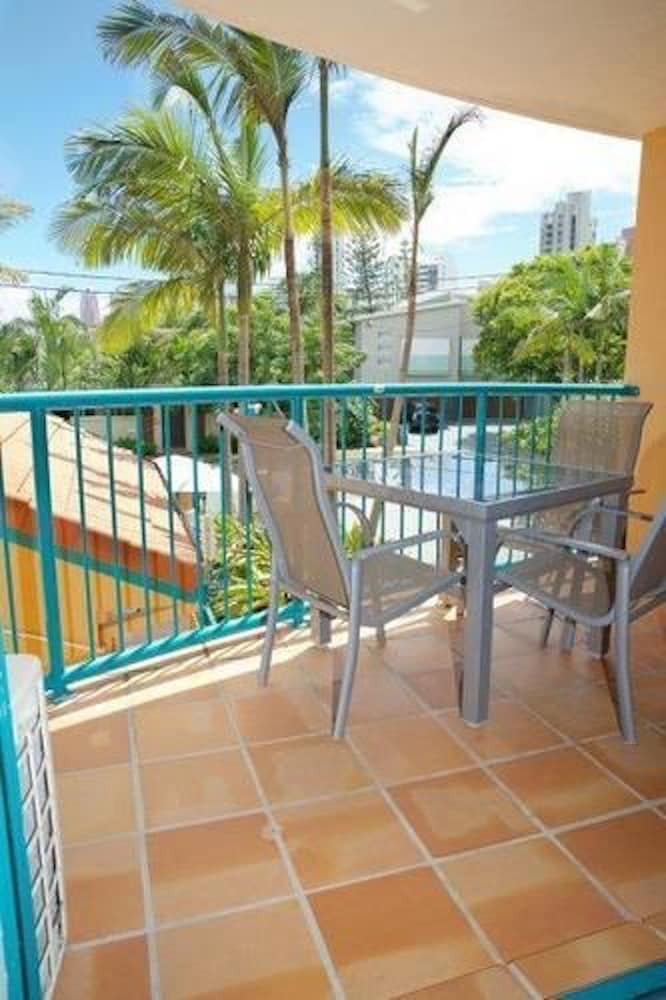 Apartamentos Karana Palms Resort